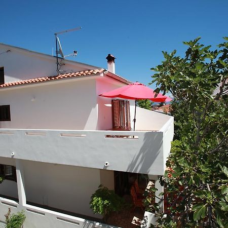 Apartments Reljic With Terrace Baška Exteriör bild