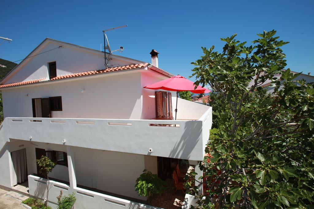 Apartments Reljic With Terrace Baška Exteriör bild