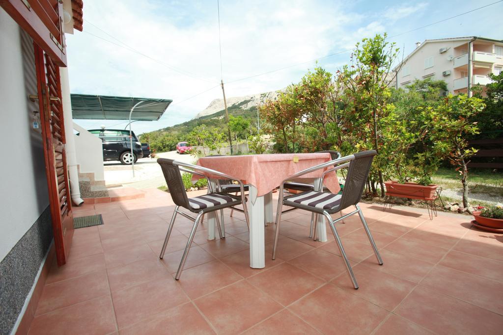 Apartments Reljic With Terrace Baška Exteriör bild