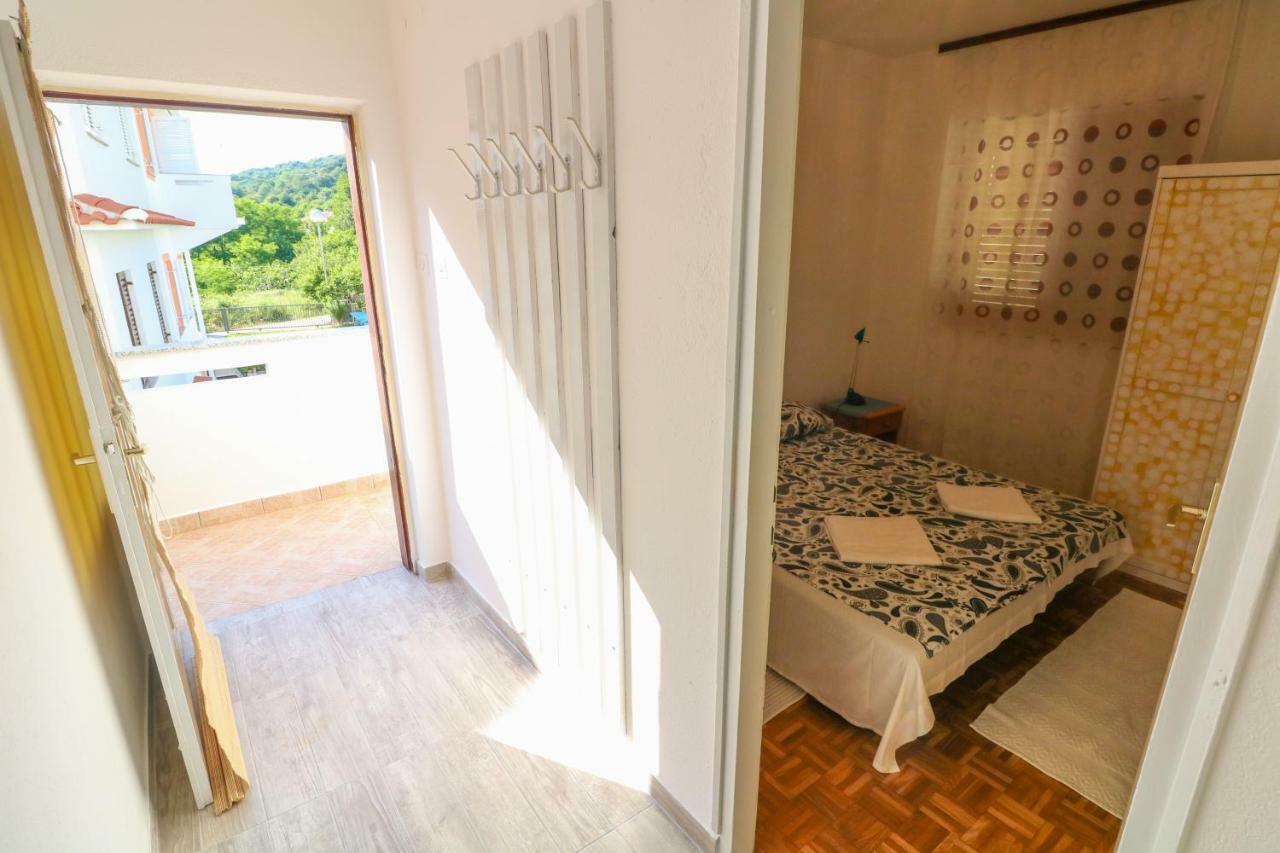 Apartments Reljic With Terrace Baška Exteriör bild