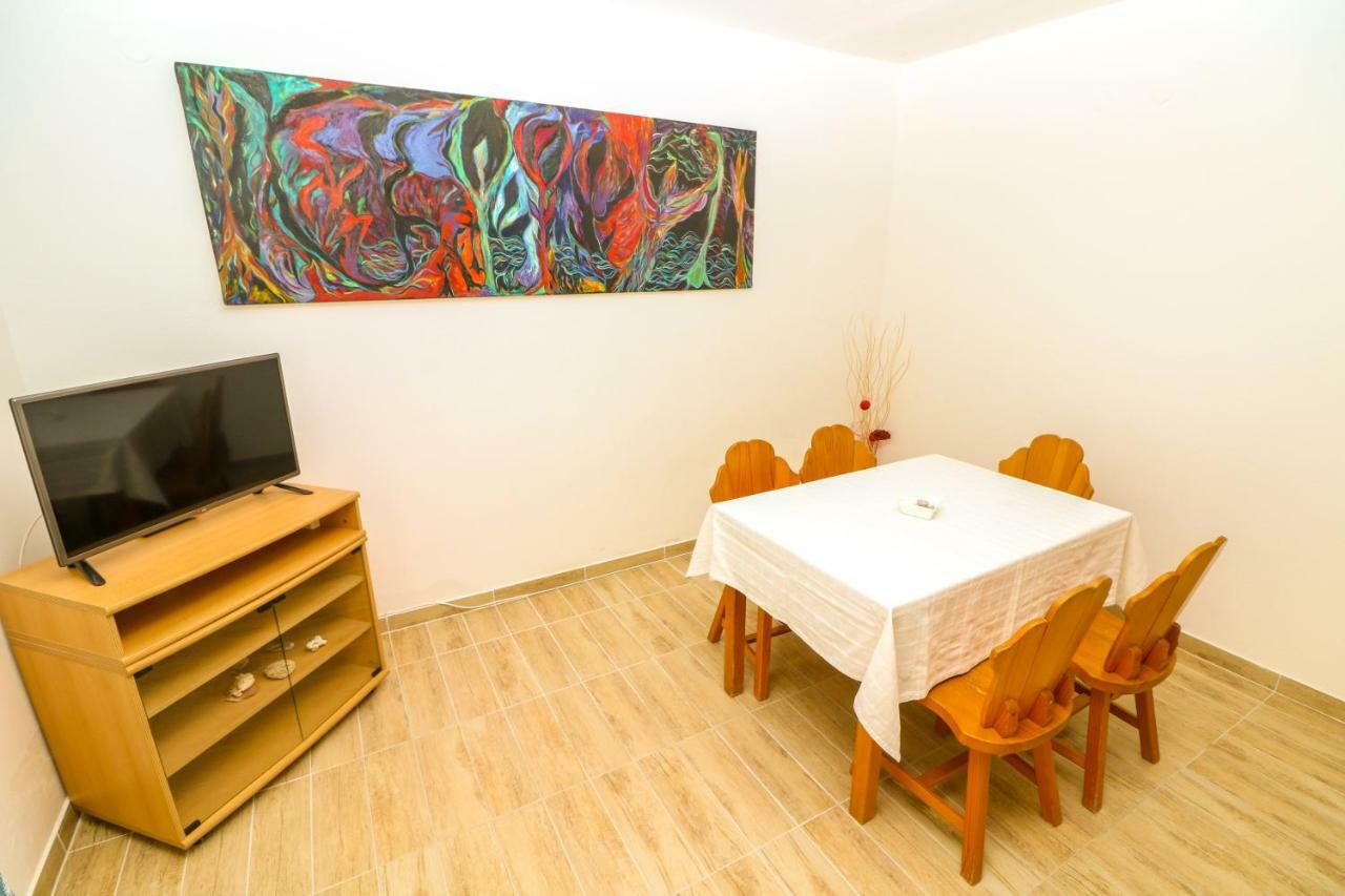 Apartments Reljic With Terrace Baška Exteriör bild