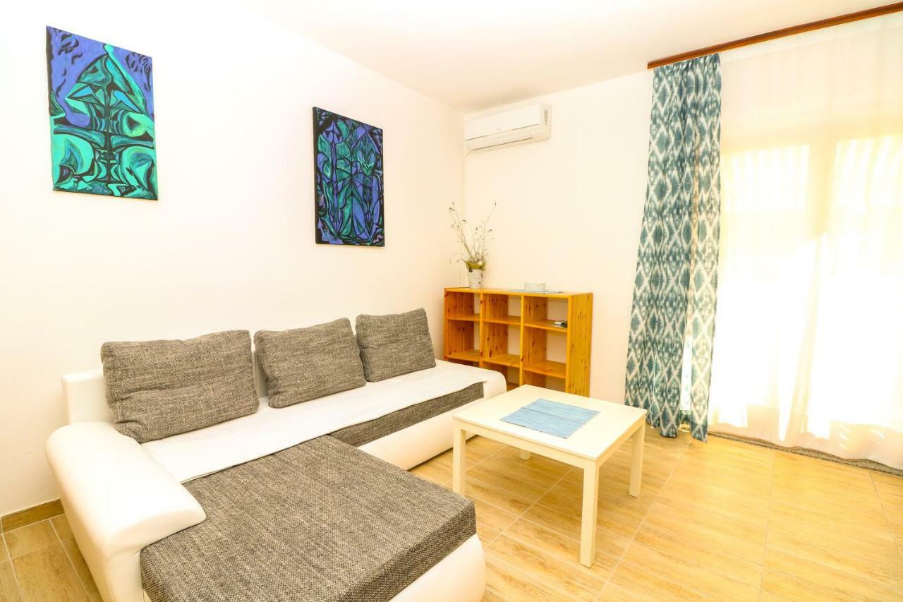 Apartments Reljic With Terrace Baška Exteriör bild