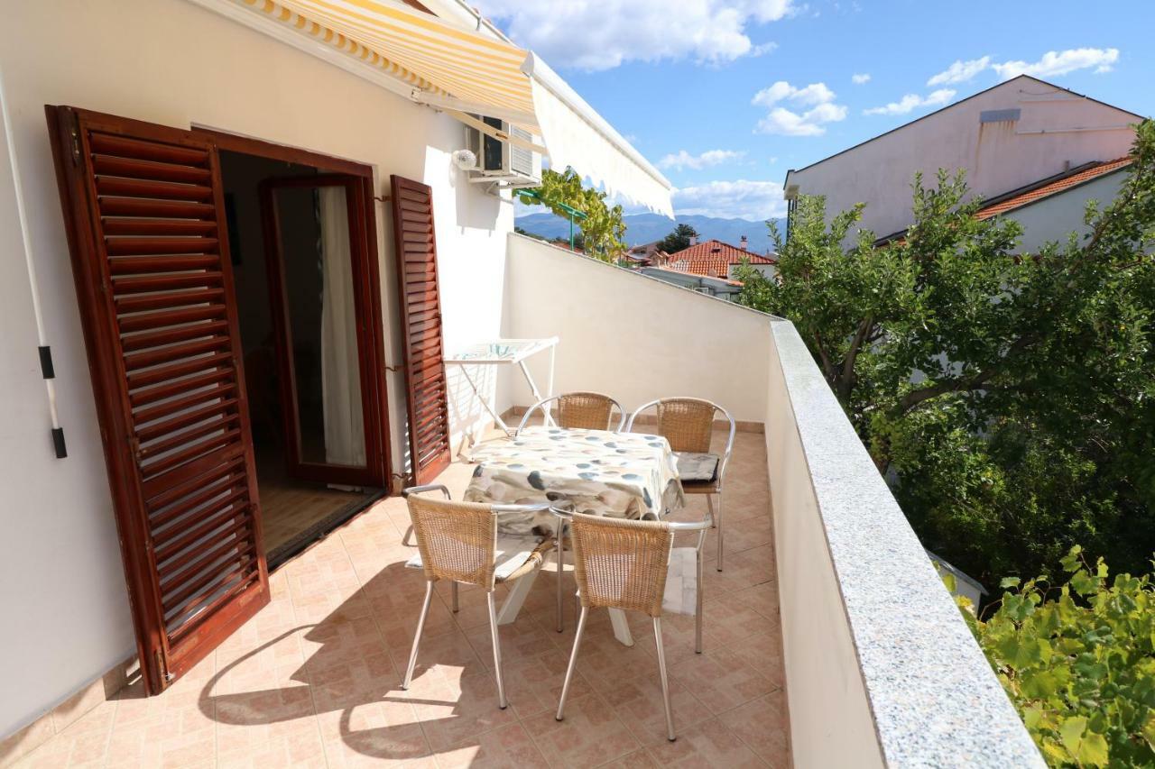 Apartments Reljic With Terrace Baška Exteriör bild