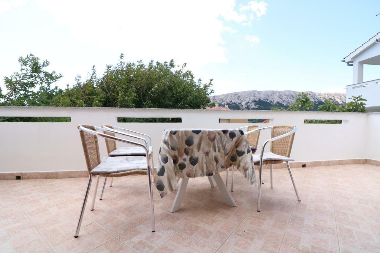 Apartments Reljic With Terrace Baška Exteriör bild