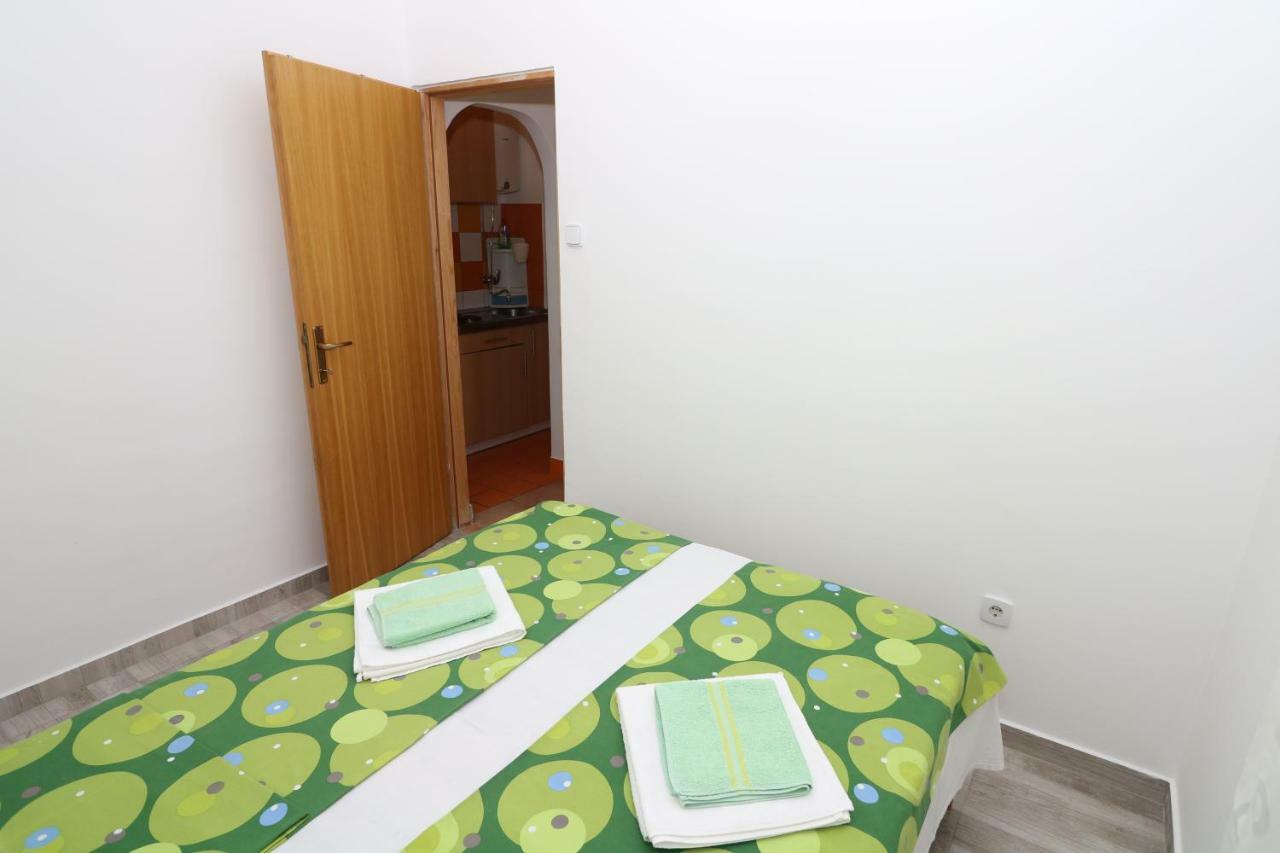 Apartments Reljic With Terrace Baška Exteriör bild